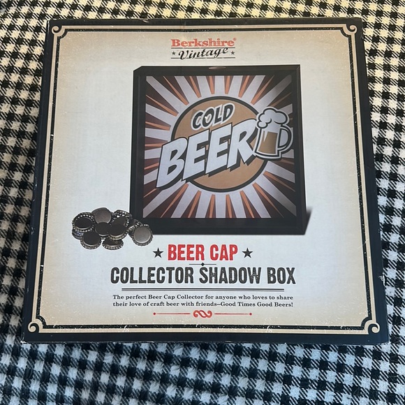 NWT BERKSHIRE VINTAGE BEER CAP COLLECTOR SHADOW BOX - Picture 1 of 5